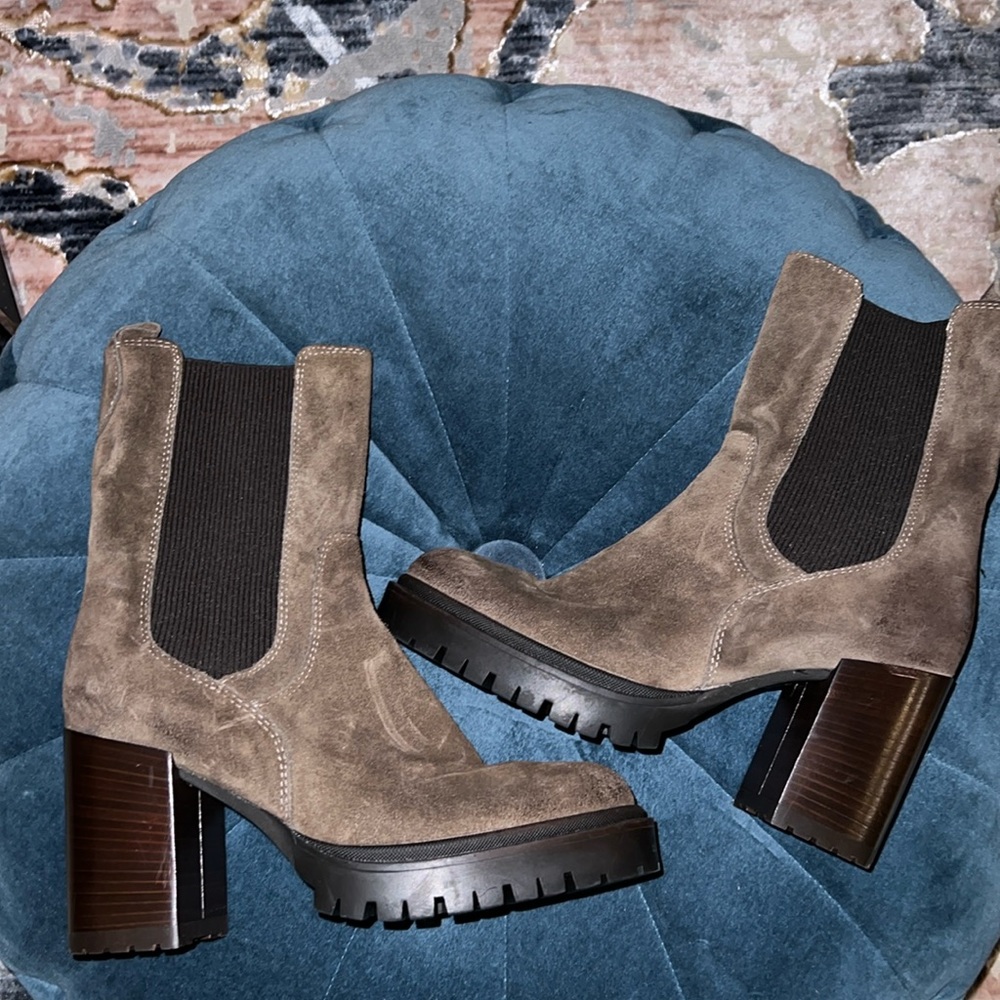 Emanuel Castro | Brand new | never worn | size 7 women’s mid-height boot